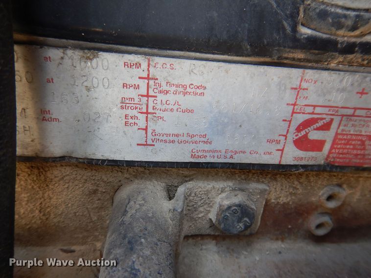 image for item IQ9771 1994 Ford LA9000  dump truck