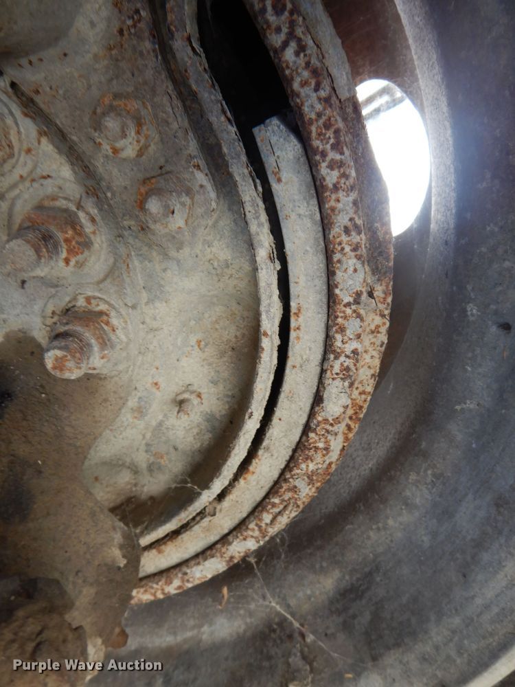 image for item IQ9771 1994 Ford LA9000  dump truck