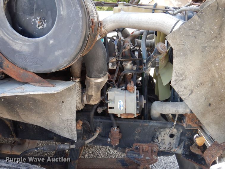 image for item IQ9771 1994 Ford LA9000  dump truck