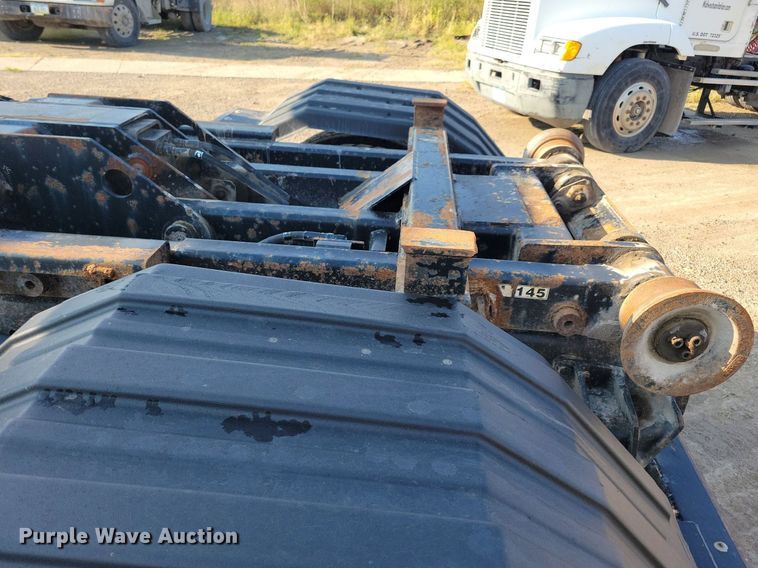 image for item IQ9931 2007 International 4300  hook lift truck