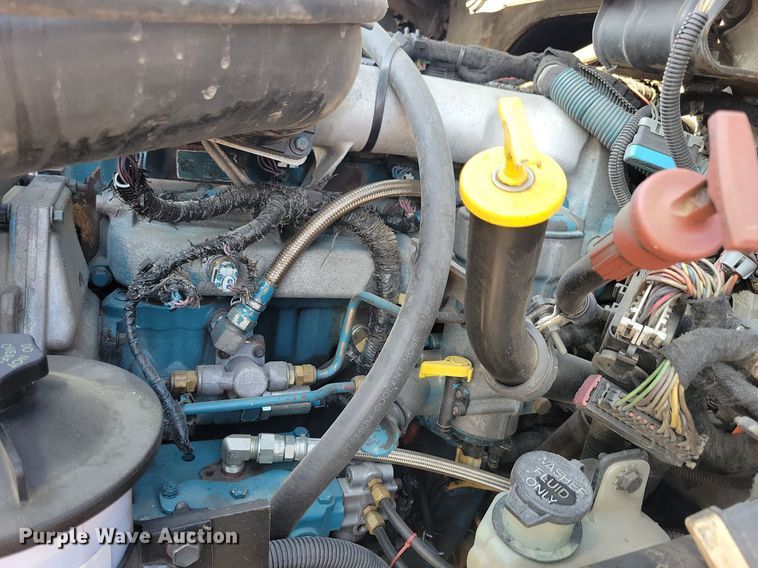 image for item IQ9931 2007 International 4300  hook lift truck