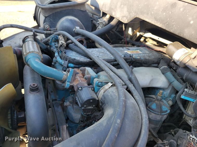 image for item IQ9931 2007 International 4300  hook lift truck