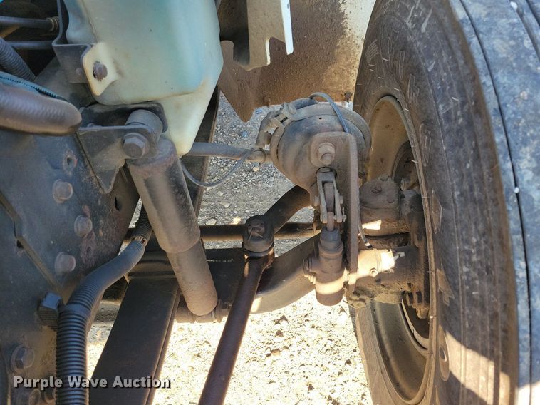 image for item IQ9931 2007 International 4300  hook lift truck