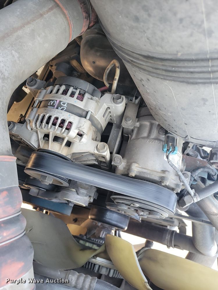 image for item IQ9931 2007 International 4300  hook lift truck