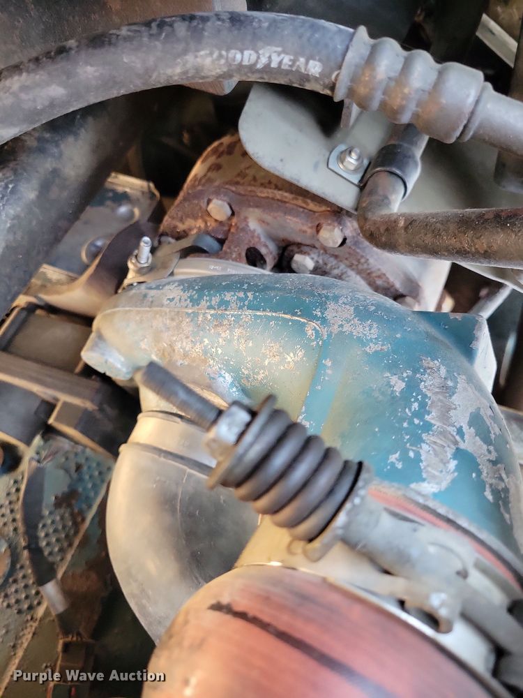 image for item IQ9931 2007 International 4300  hook lift truck