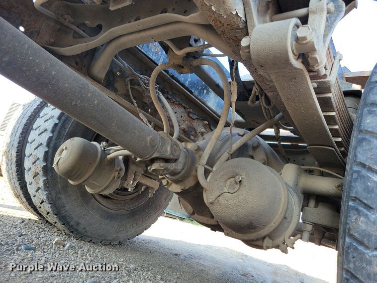 image for item IQ9931 2007 International 4300  hook lift truck