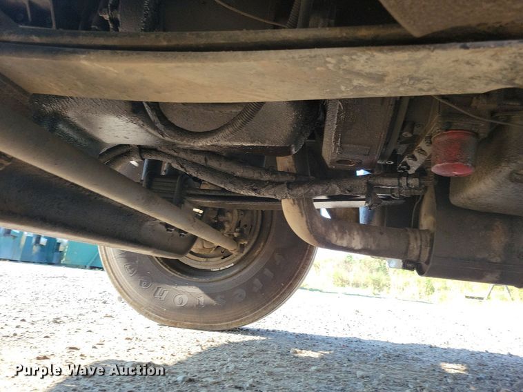 image for item IQ9931 2007 International 4300  hook lift truck