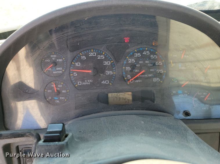 image for item IQ9931 2007 International 4300  hook lift truck