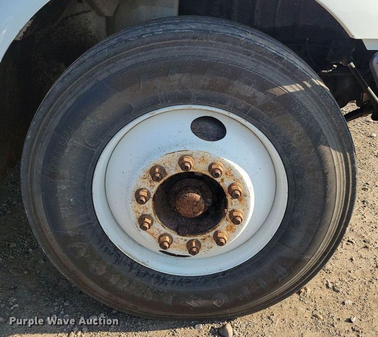 image for item IQ9931 2007 International 4300  hook lift truck