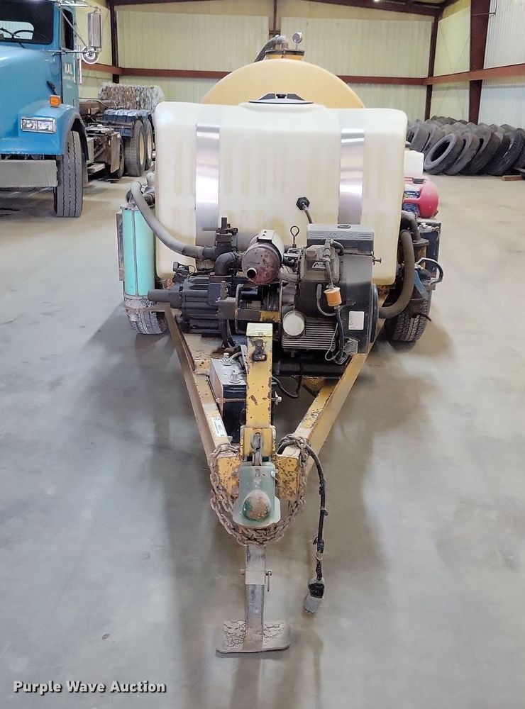 image for item IQ9932 1997 Ring-o-matic 550  vacuum excavator