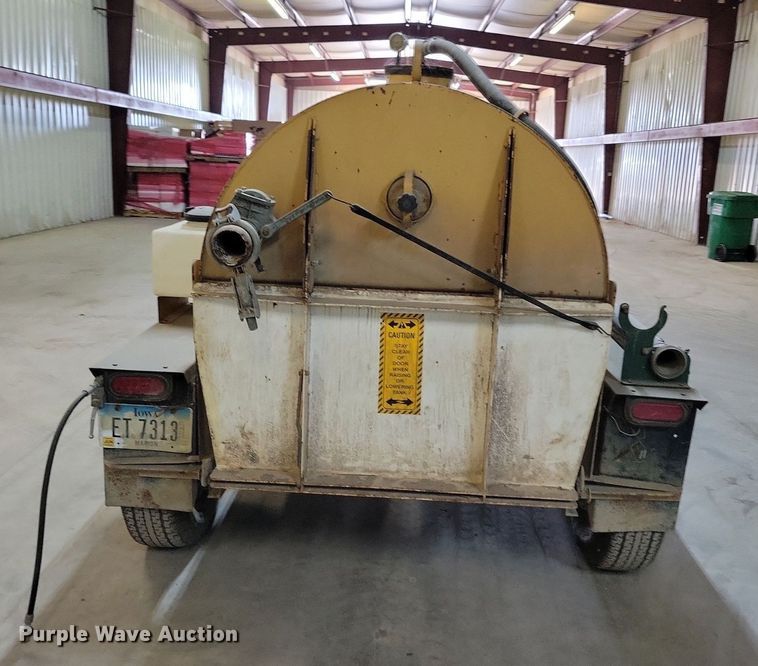 image for item IQ9932 1997 Ring-o-matic 550  vacuum excavator