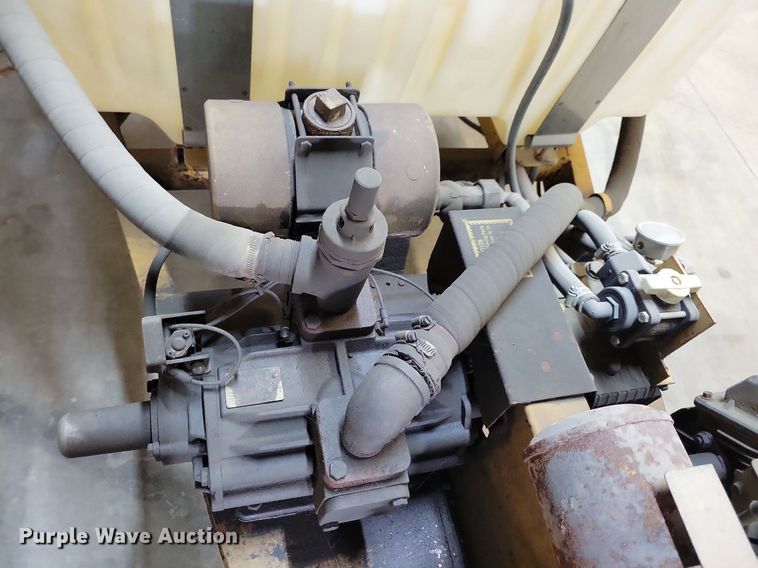 image for item IQ9932 1997 Ring-o-matic 550  vacuum excavator