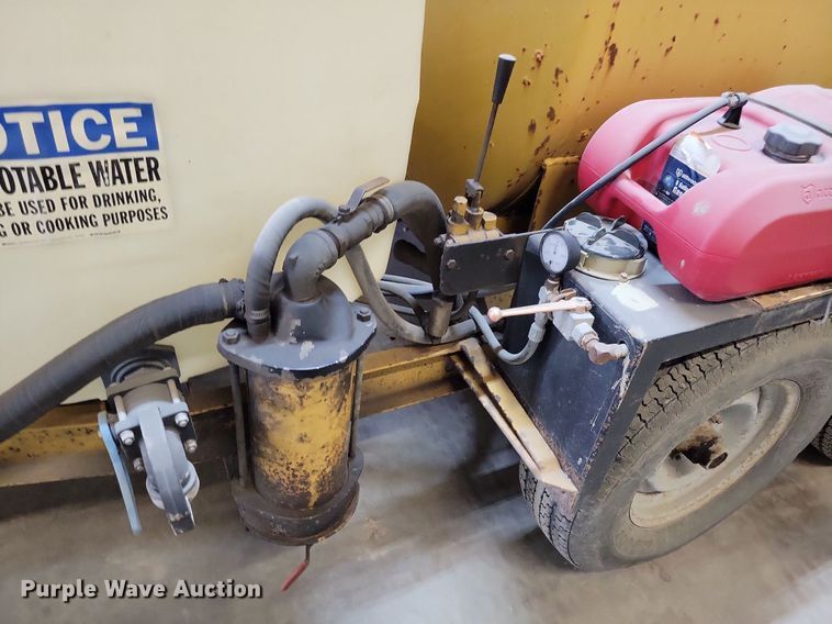 image for item IQ9932 1997 Ring-o-matic 550  vacuum excavator