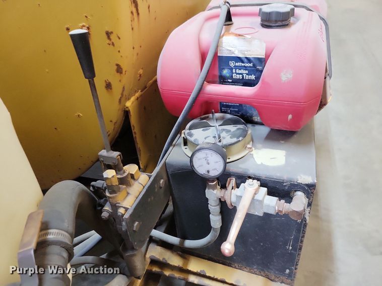 image for item IQ9932 1997 Ring-o-matic 550  vacuum excavator