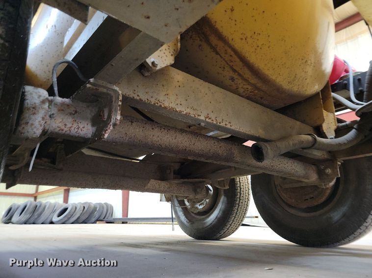 image for item IQ9932 1997 Ring-o-matic 550  vacuum excavator