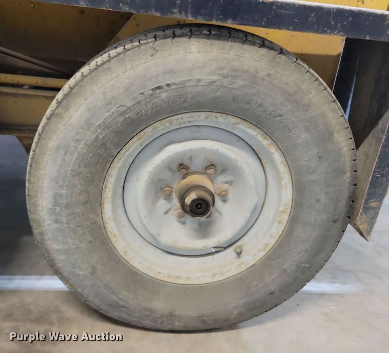 image for item IQ9932 1997 Ring-o-matic 550  vacuum excavator