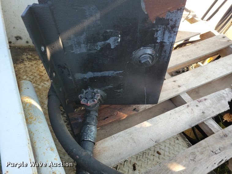 image for item IQ9933 2007 Norcal Waste Equipment NCCR-6000  dumpster delivery bed