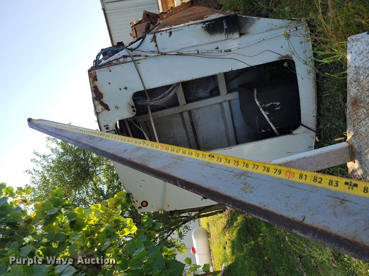 image for item IQ9933 2007 Norcal Waste Equipment NCCR-6000  dumpster delivery bed