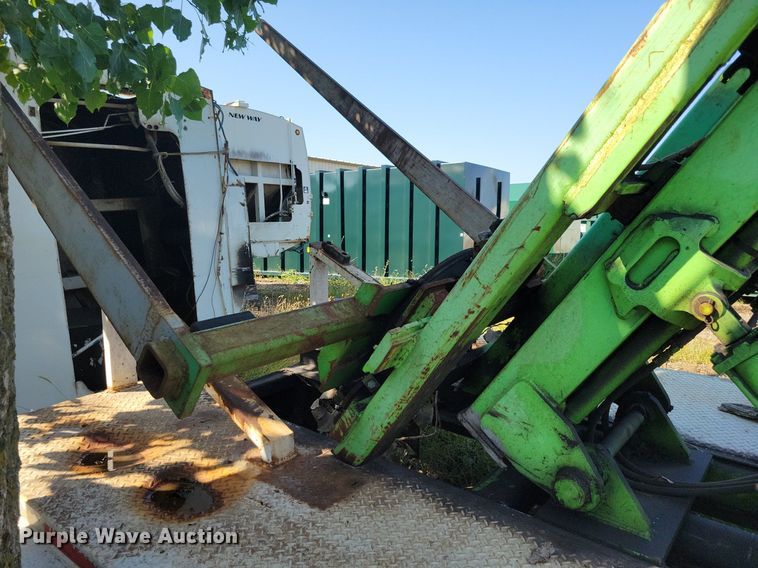 image for item IQ9933 2007 Norcal Waste Equipment NCCR-6000  dumpster delivery bed