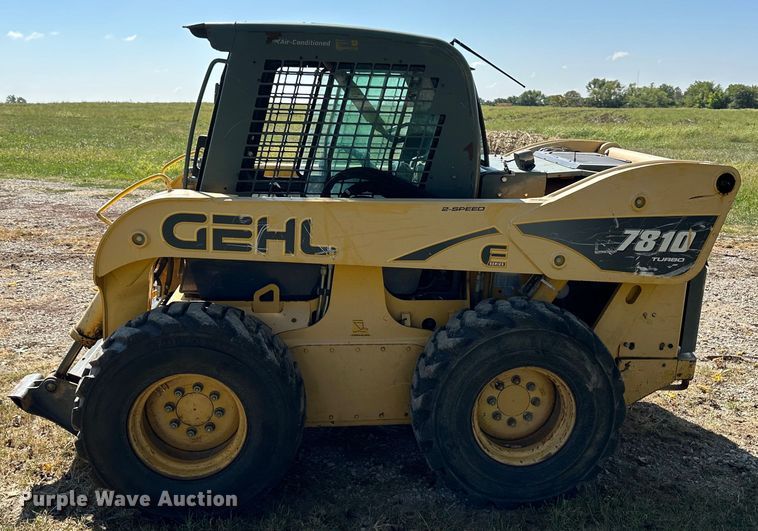image for item JD9045 2008 Gehl 7810  skid steer loader