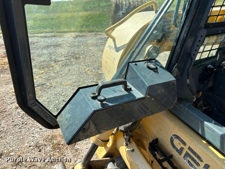 image for item JD9045 2008 Gehl 7810  skid steer loader
