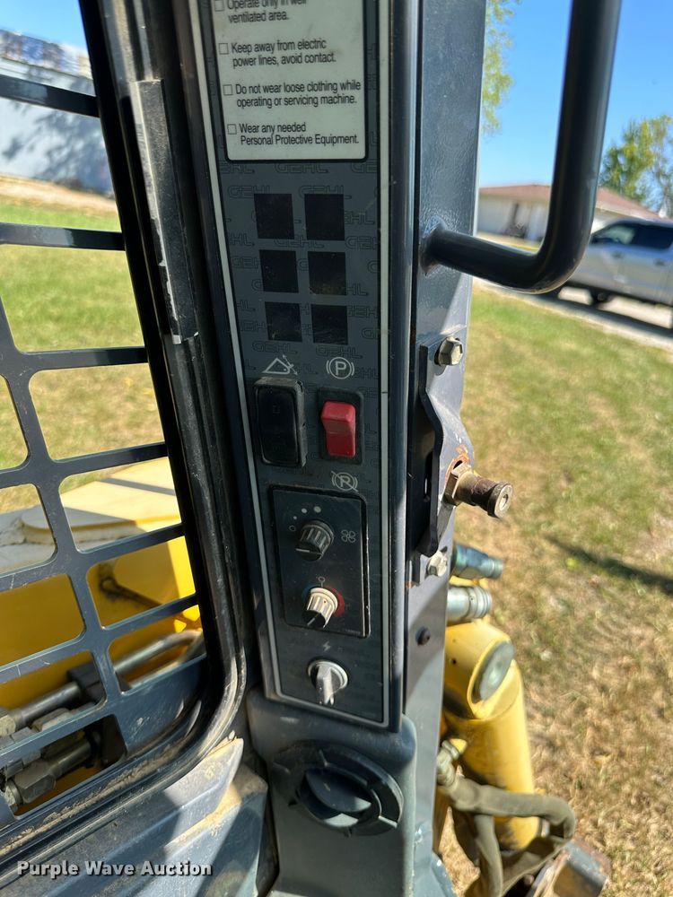 image for item JD9045 2008 Gehl 7810  skid steer loader