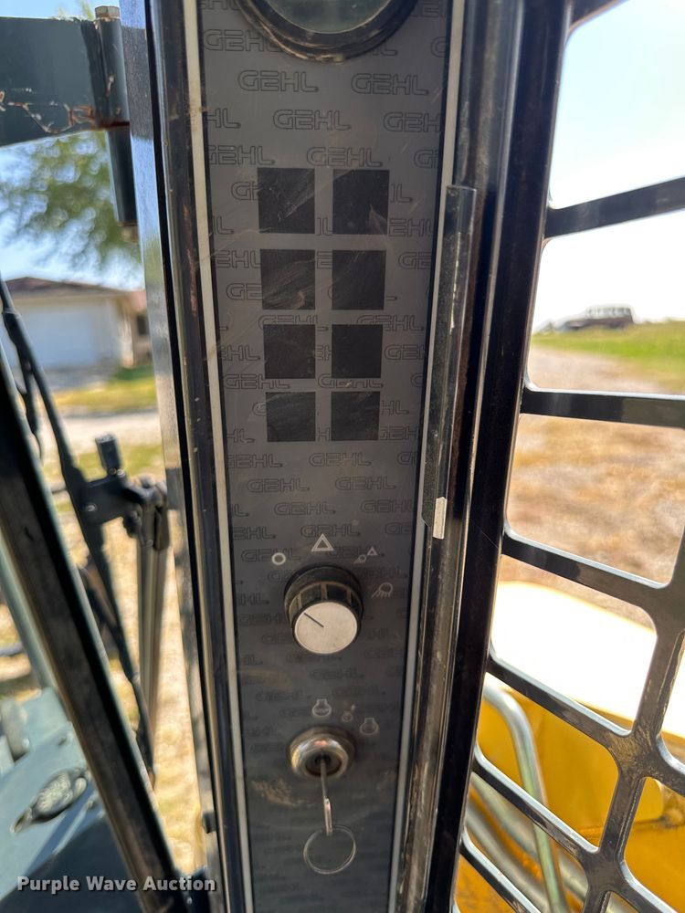 image for item JD9045 2008 Gehl 7810  skid steer loader