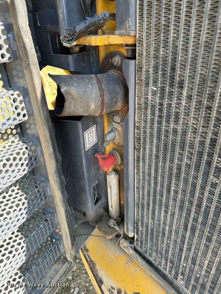 image for item JD9045 2008 Gehl 7810  skid steer loader