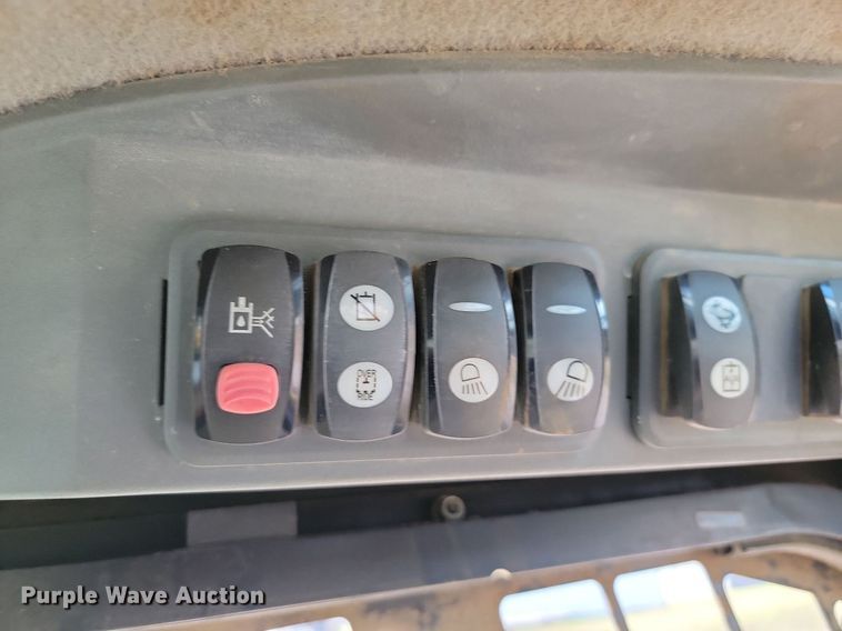 image for item JE9533 2010 Caterpillar 279C  tracked skid steer loader