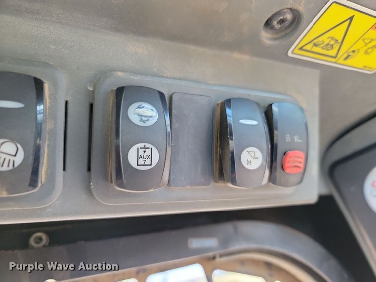 image for item JE9533 2010 Caterpillar 279C  tracked skid steer loader