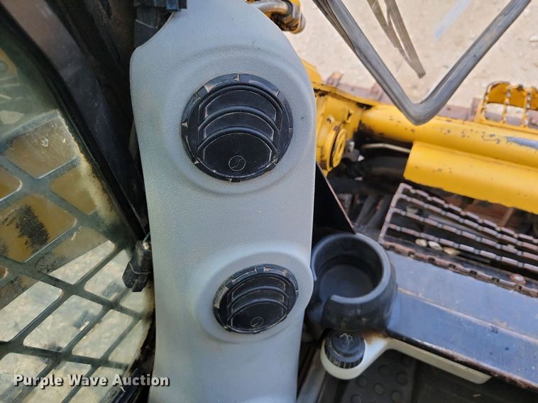 image for item JE9533 2010 Caterpillar 279C  tracked skid steer loader