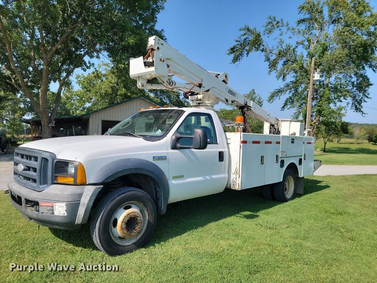 image for item JE9536 2006 Ford F-550 XL Super Duty  bucket truck
