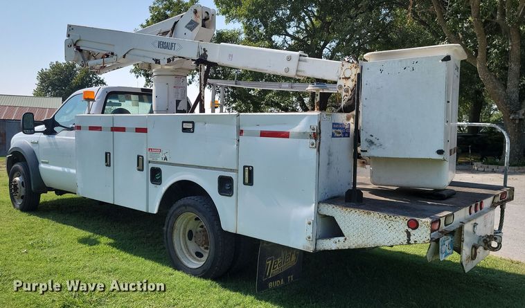 image for item JE9536 2006 Ford F-550 XL Super Duty  bucket truck