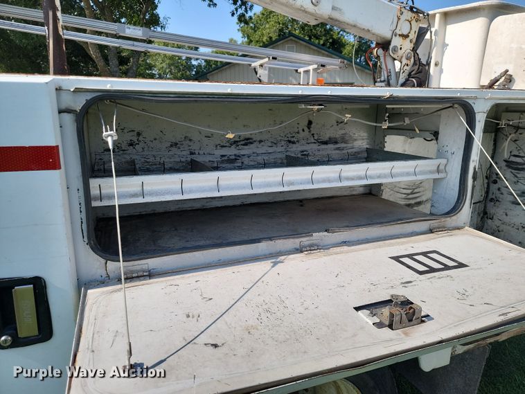 image for item JE9536 2006 Ford F-550 XL Super Duty  bucket truck