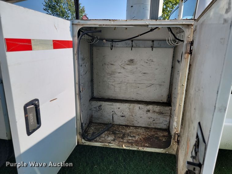 image for item JE9536 2006 Ford F-550 XL Super Duty  bucket truck