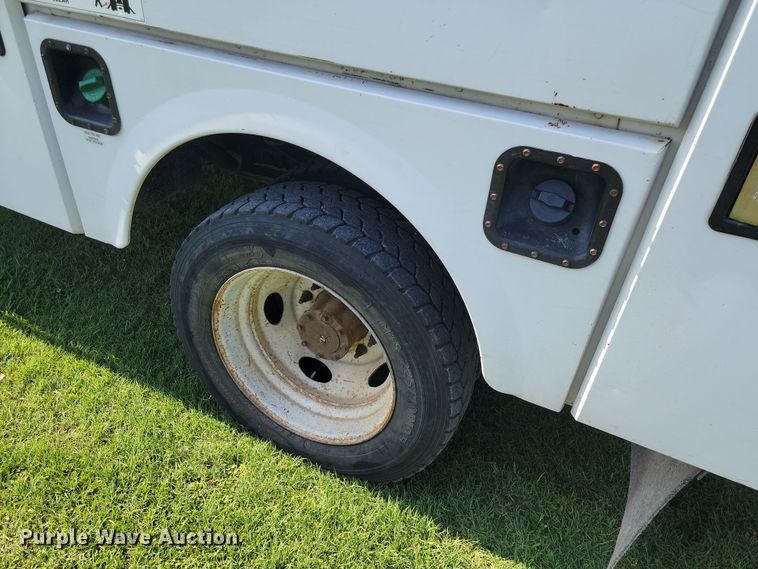 image for item JE9536 2006 Ford F-550 XL Super Duty  bucket truck