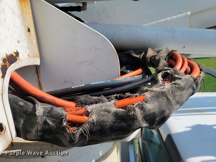 image for item JE9536 2006 Ford F-550 XL Super Duty  bucket truck