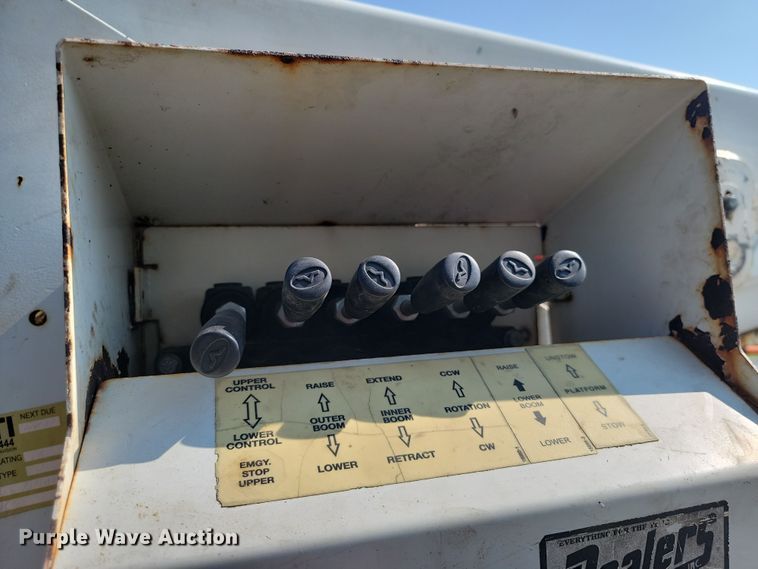 image for item JE9536 2006 Ford F-550 XL Super Duty  bucket truck