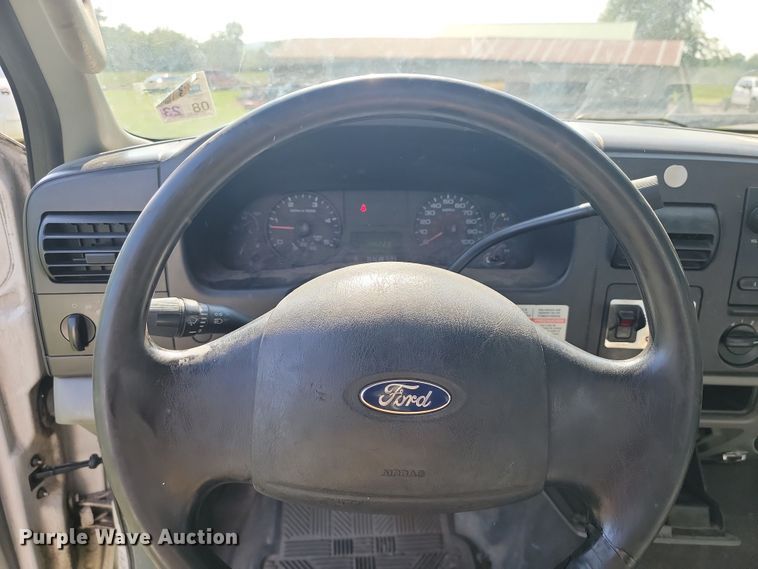 image for item JE9536 2006 Ford F-550 XL Super Duty  bucket truck