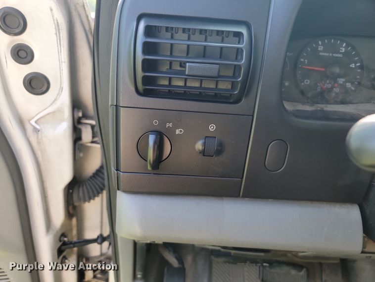 image for item JE9536 2006 Ford F-550 XL Super Duty  bucket truck