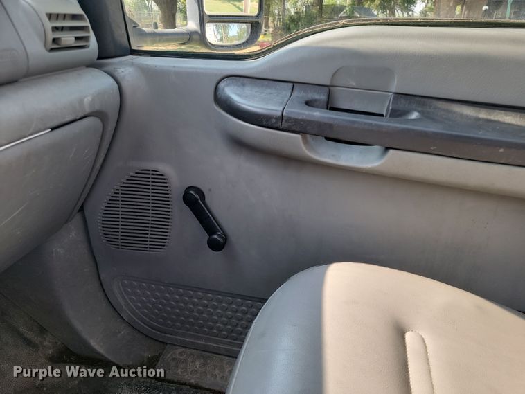 image for item JE9536 2006 Ford F-550 XL Super Duty  bucket truck