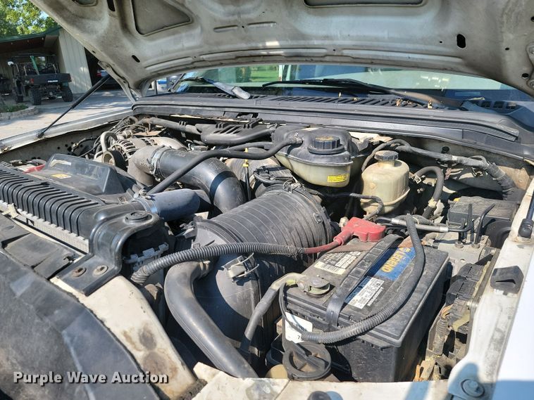 image for item JE9536 2006 Ford F-550 XL Super Duty  bucket truck