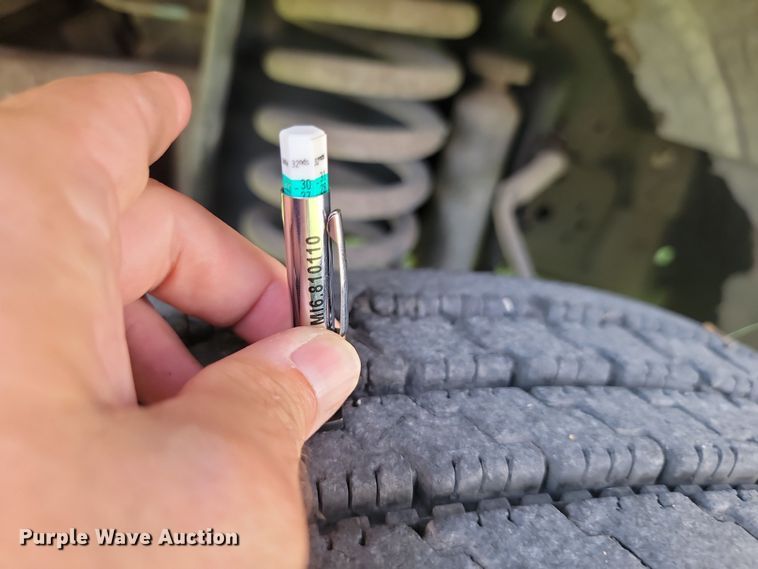 image for item JE9536 2006 Ford F-550 XL Super Duty  bucket truck