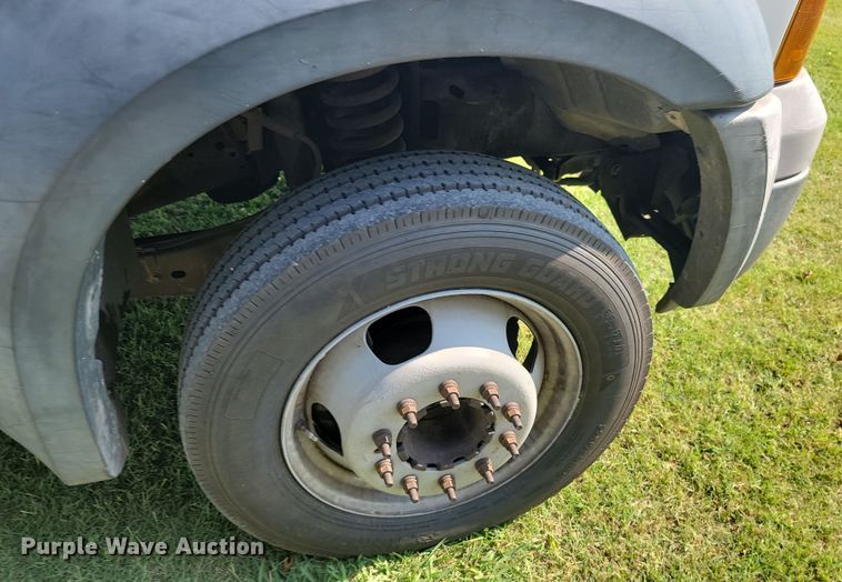 image for item JE9536 2006 Ford F-550 XL Super Duty  bucket truck