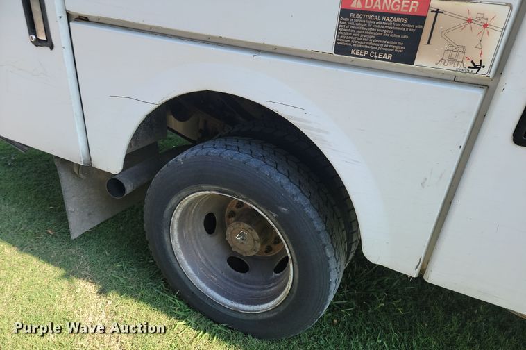 image for item JE9536 2006 Ford F-550 XL Super Duty  bucket truck