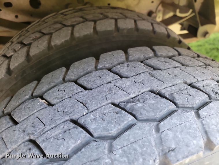 image for item JE9536 2006 Ford F-550 XL Super Duty  bucket truck