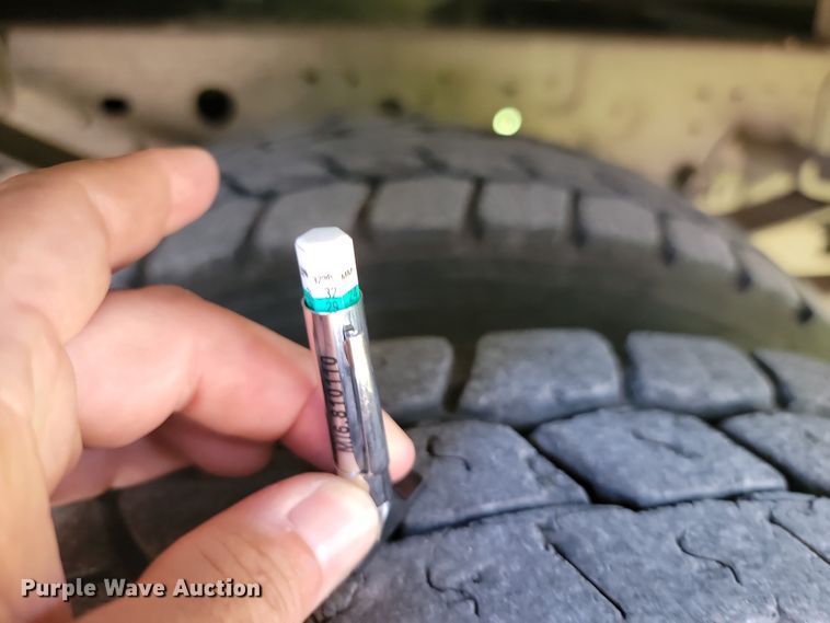 image for item JE9536 2006 Ford F-550 XL Super Duty  bucket truck