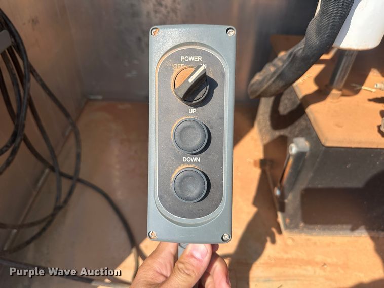 image for item JJ9927 2014 CellXion RCLX35  Utility trailer with boom