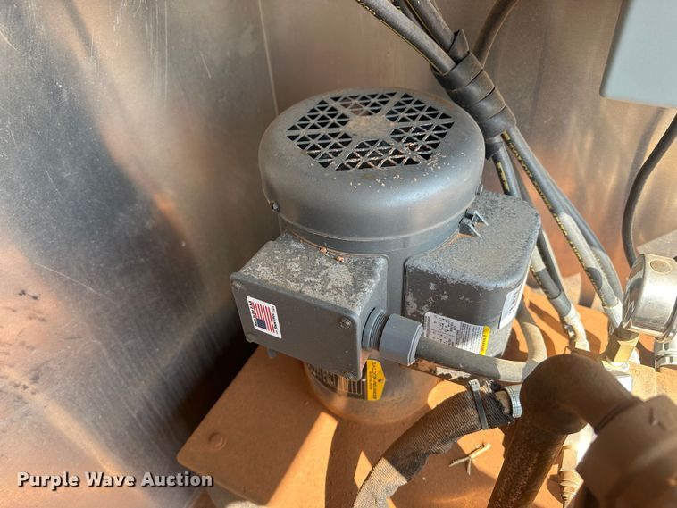 image for item JJ9927 2014 CellXion RCLX35  Utility trailer with boom