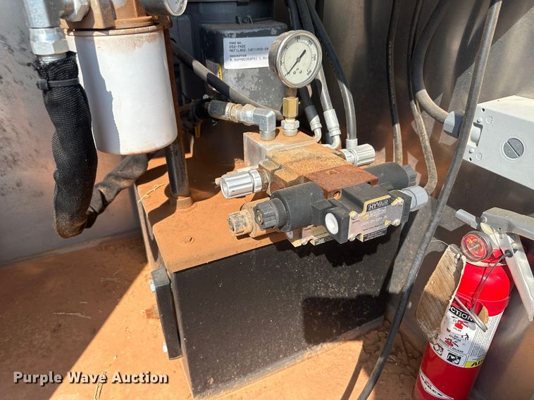 image for item JJ9927 2014 CellXion RCLX35  Utility trailer with boom